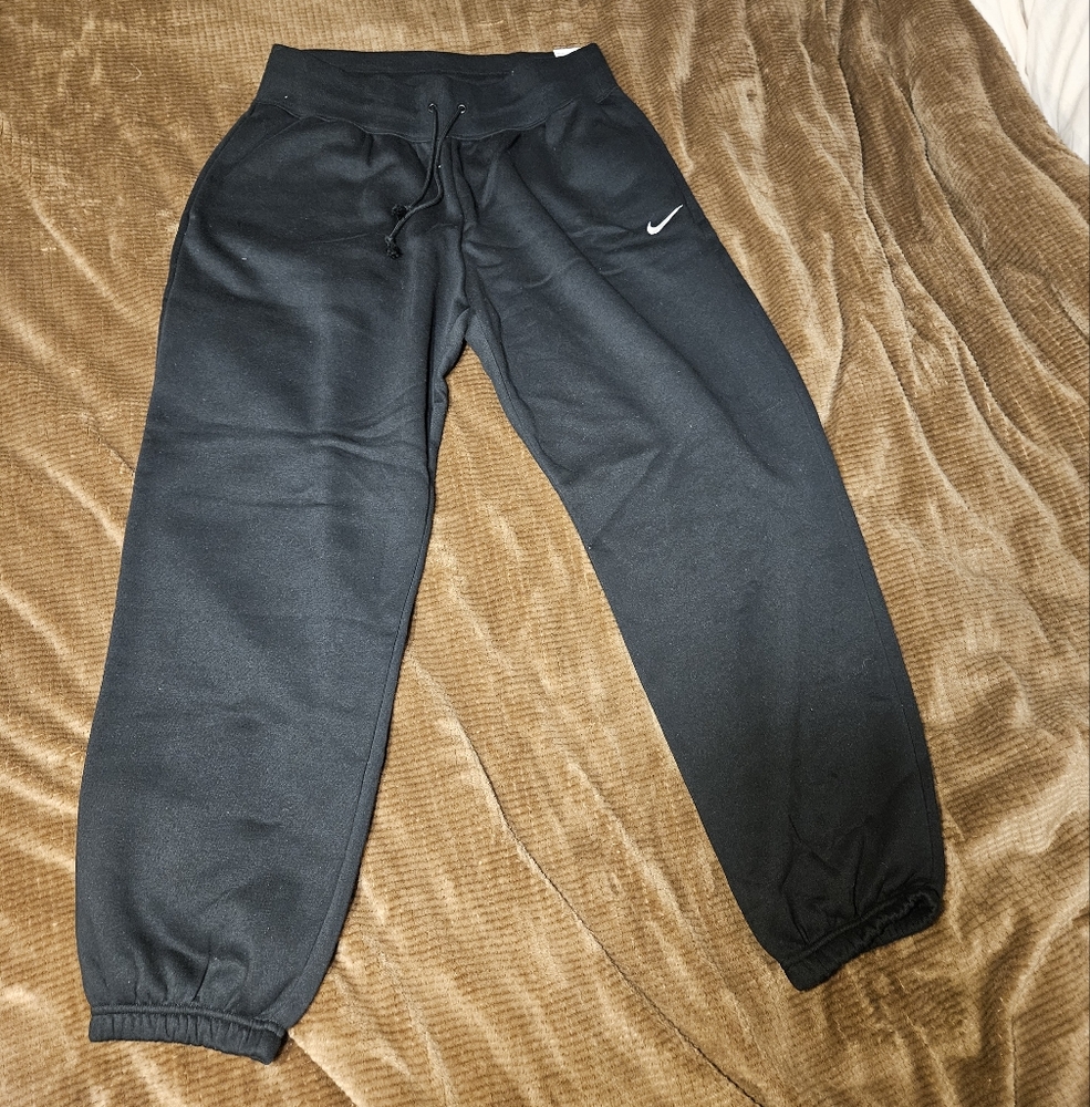 *Brand new* Nike Womens oversized sweats